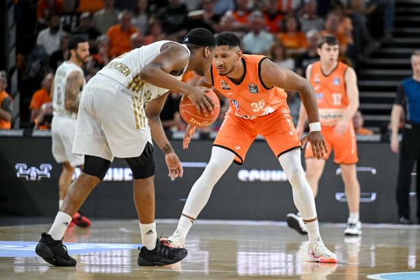 过积极的 过积极的