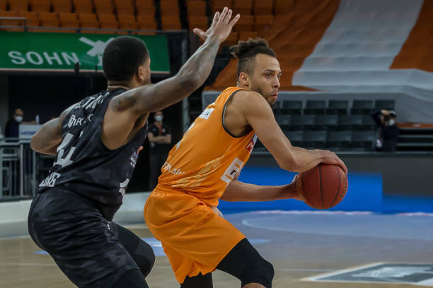 新疆队的成 新疆队的成